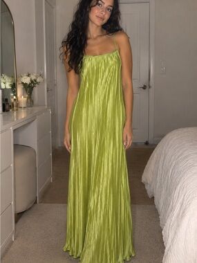 ARULA Light Green Pleated Maxi Dress with Spaghetti Straps